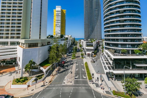 Broadbeach On The Park, 3 Bed Ocean - We Accommodate - Accommodation Bookings 17