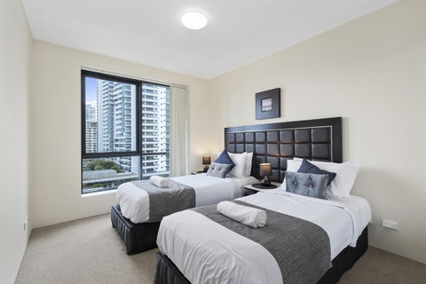 Broadbeach On The Park, 3 Bed Ocean - We Accommodate - Accommodation Bookings 8