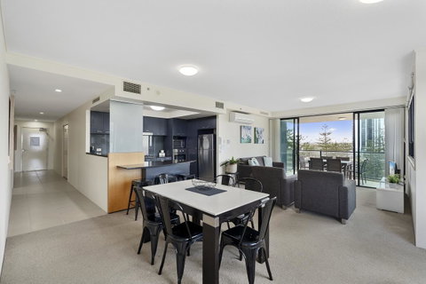 Broadbeach On The Park, 3 Bed Ocean - We Accommodate - Accommodation Bookings 1