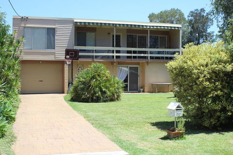 Waters Edge - Accommodation Bookings 2