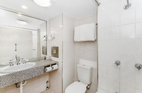 Waters Edge The Strand - Accommodation Bookings 2