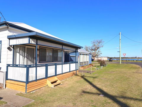 Waterside Retreat - Accommodation Bookings 1