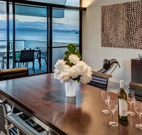 Waves 3 Luxury 3 Bedroom Endless Ocean Views Central Location  Buggy