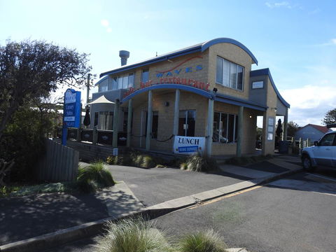 Waves Luxury Suites - Accommodation Bookings 2