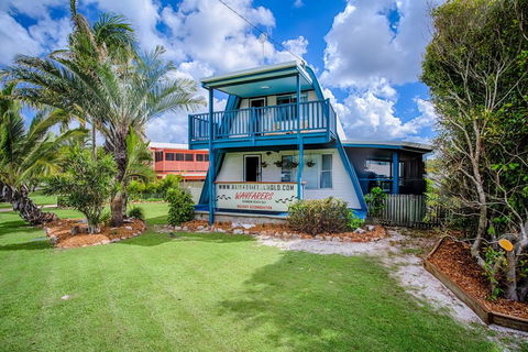 Wayfarers Beachouse - Rainbow Beach, Everything You Need, Just Metres To The Beach - Accommodation Bookings 0