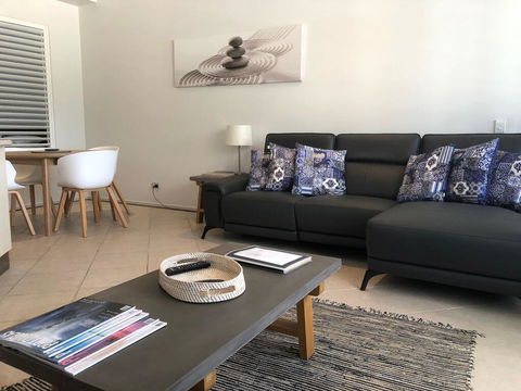 Welcome To The Centre Of Paradise - Accommodation Bookings 3