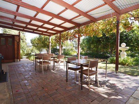 Wentworth Central Motor Inn - Accommodation Bookings 1