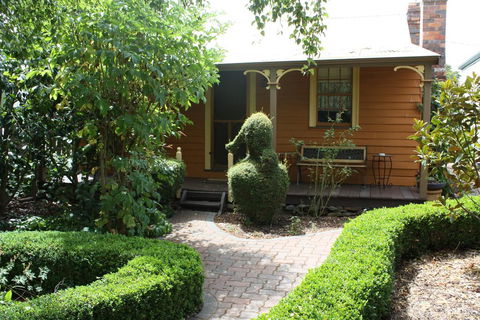 Westbury Gingerbread Cottages - Accommodation Bookings 3