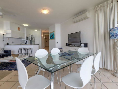 Whale Watch 40 - Accommodation Bookings 2