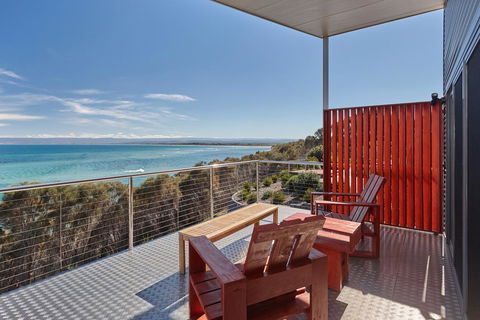 Whale Watcher 1 - Accommodation Bookings 1