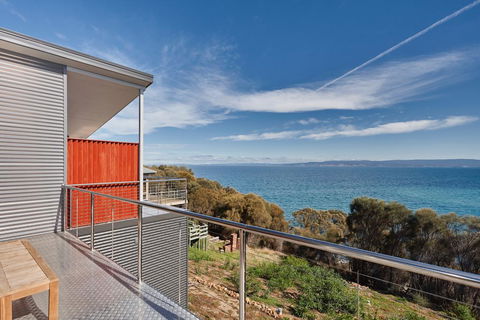 Whale Watcher 2 - Accommodation Bookings 2