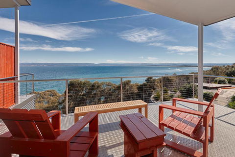 Whale Watcher 2 - Accommodation Bookings 0