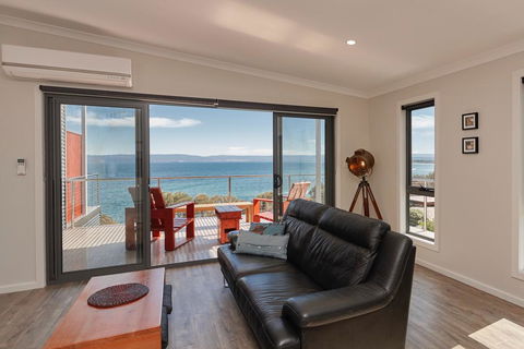 Whale Watcher 2 - Accommodation Bookings 1