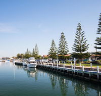 White Caps B - New Styles  Spacious Home - Accommodation Bookings