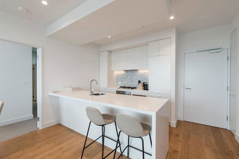 Whitehorse Tower 2 Bedroom 2 Bath - Accommodation Bookings 1
