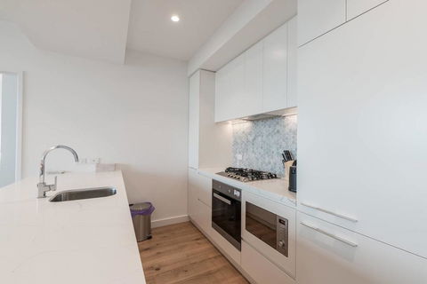 Whitehorse Tower 2 Bedroom 2 Bath - Accommodation Bookings 2