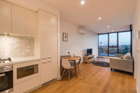 Whitehorse Tower Deluxe 1 Bedroom With View - Accommodation Bookings 3