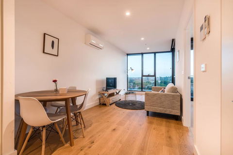 Whitehorse Tower Deluxe 1 Bedroom With View - Accommodation Bookings 1
