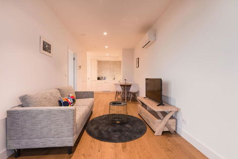 Whitehorse Tower Deluxe 1 Bedroom With View - Accommodation Bookings 2