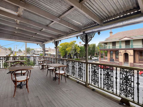 William Arnott Hotel - Accommodation Bookings 1