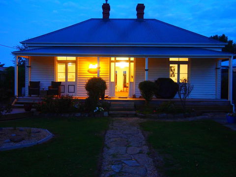 Windsor Cottage - Accommodation Bookings 0