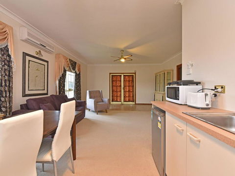 Wine Country Homestead 1br Studio - Accommodation Bookings 2