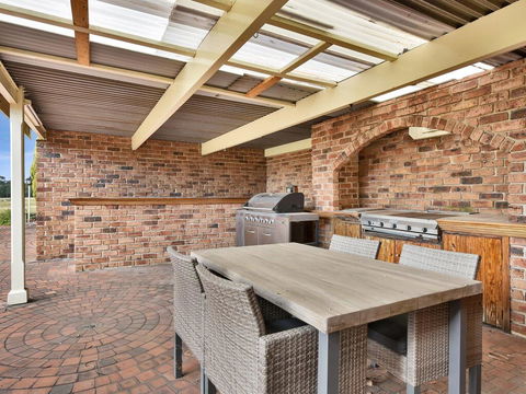 Wine Country Homestead Estate - Accommodation Bookings 1