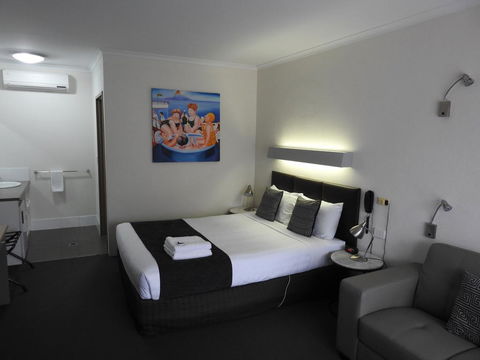 Wine Village Motor Inn - Accommodation Bookings 2