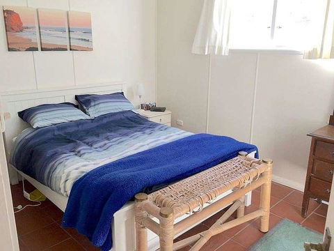 Wisteria Cottage On The Lagoon/Beach - Accommodation Bookings 3