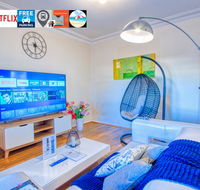 Wollongong station holiday house with Wi-Fi75 Inch TV NetflixParkingBeach - Accommodation Bookings