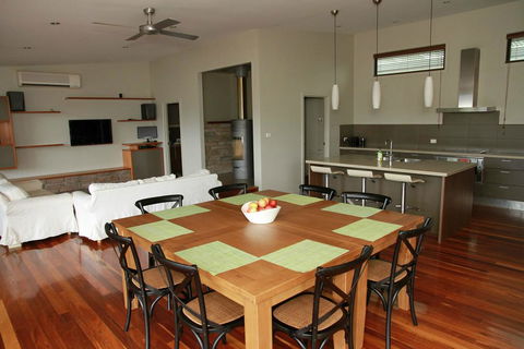 Woollybutt - Accommodation Bookings 1
