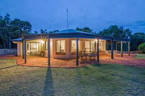 Yallingup Pet Friendly Bush Retreat - Accommodation Bookings 0