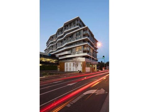 Yarra River Luxury 1BD Apartment - Accommodation Bookings 2