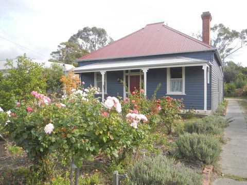 Yarram Cottage: Art And Accommodation - Accommodation Bookings 0