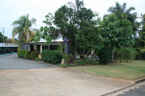Yarraman Gardens Motel Queensland - Accommodation Bookings 3