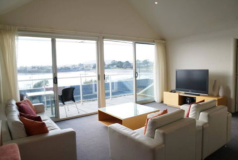 York Cove Holiday Hotel - Accommodation Bookings 2