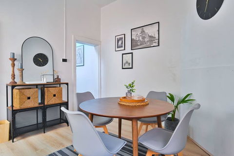 Your Home On Smith St Collingwood (With Parking) - Accommodation Bookings 1