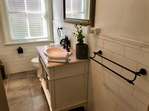 YSG The Edward Townhouse 153 - Walk To Town - Accommodation Bookings 3
