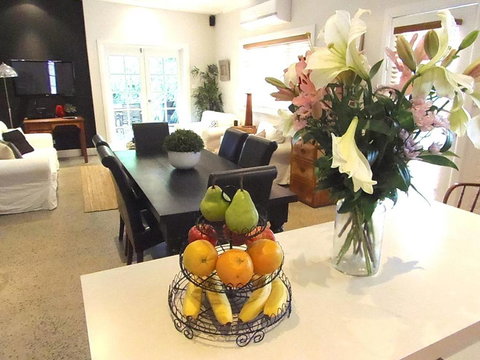 YSG The Edward Townhouse 157 - Steps To Town - Accommodation Bookings 0