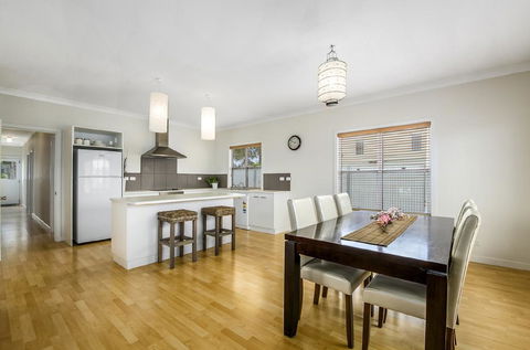 Zaahira House - Accommodation Bookings 3