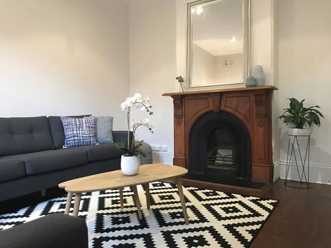 Zaara - Accommodation Bookings 0