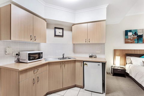 Zenith Studio, Unit 3/10 Messines Street - Accommodation Bookings 1