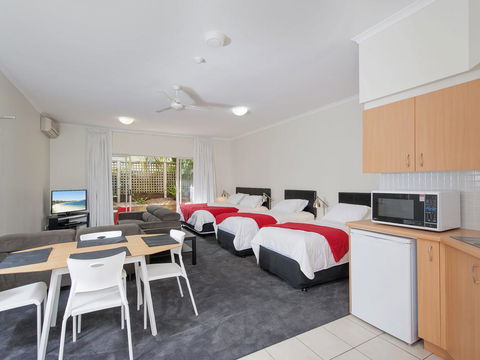 Zenith Studio, Unit 4/10 Messines Street - Accommodation Bookings 3