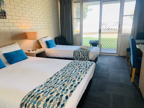 Zorba Waterfront Motel - Accommodation Bookings 2