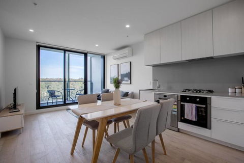 Grey Style, Simple And Cozy Apt@Parkville+Carpark - Accommodation Bookings 0