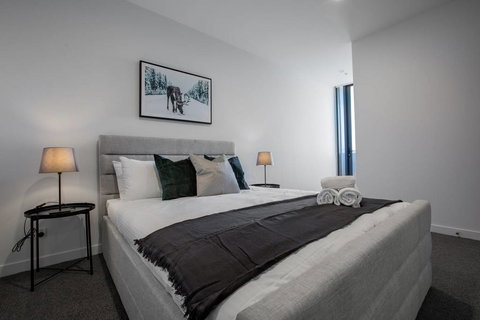 Grey Style, Simple And Cozy Apt@Parkville+Carpark - Accommodation Bookings 2