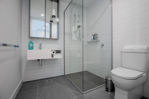Modern City Comfy And Warm Apt@Parkville+Carpark - Accommodation Bookings 1
