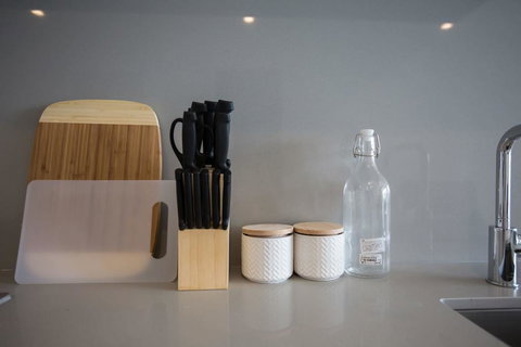 Modern City Comfy And Warm Apt@Parkville+Carpark - Accommodation Bookings 2