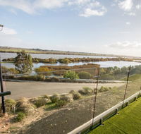 Serenity and sweeping Murray River views