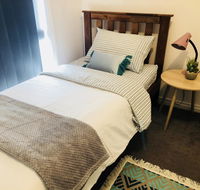 Haven Family dog freindly  close to Hospital Airport Bunnings - Accommodation Bookings